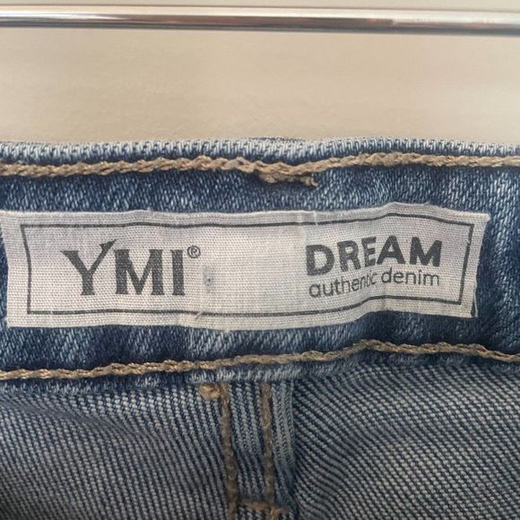 YMI Dream High Rise Flare Ankle Jeans with Frayed Hem Size 3 26 - Picture 4 of 7